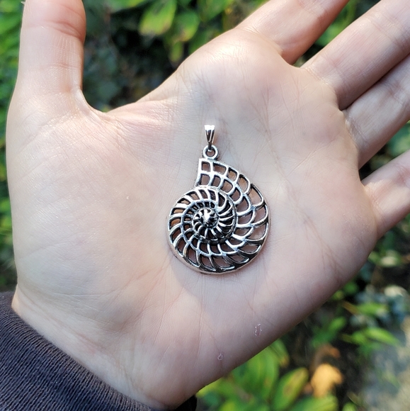 New Silver Ammonite Fossil Pendant - Picture 4 of 7